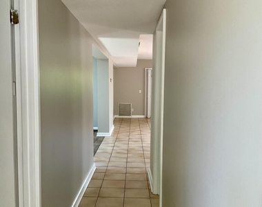 1460 S Atlantic Avenue - Photo Thumbnail 3
