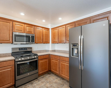 33550 N Dove Lakes Drive - Photo Thumbnail 7