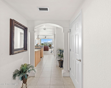 817 Mystic Drive - Photo Thumbnail 4