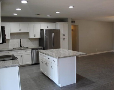757 E Loyola Drive - Photo Thumbnail 2