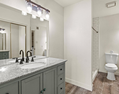 1717 E Union Hills Drive - Photo Thumbnail 29