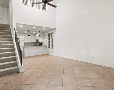 1717 E Union Hills Drive - Photo Thumbnail 6