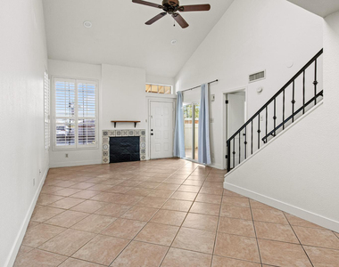 1717 E Union Hills Drive - Photo Thumbnail 8