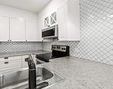 1717 E Union Hills Drive - Photo Thumbnail 17