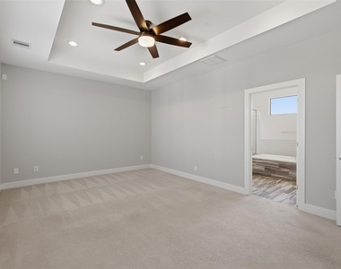 2403 Everett Street - Photo Thumbnail 5