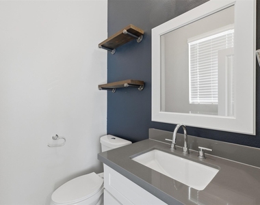 2403 Everett Street - Photo Thumbnail 3