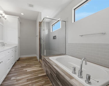 2403 Everett Street - Photo Thumbnail 8