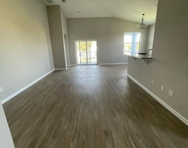 3930 Playa Del Sol Drive - Photo Thumbnail 4