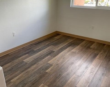 2421 Stone Street - Photo Thumbnail 17
