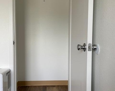 2421 Stone Street - Photo Thumbnail 18