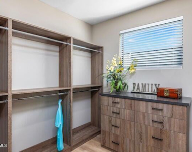 3804 E Monterey Way - Photo Thumbnail 12