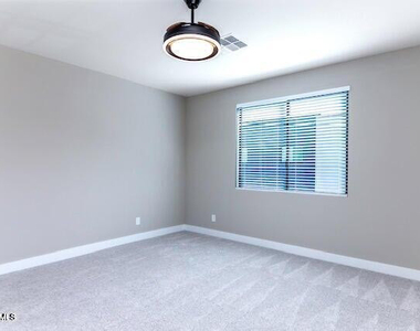 3804 E Monterey Way - Photo Thumbnail 10