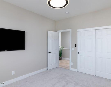 3804 E Monterey Way - Photo Thumbnail 11