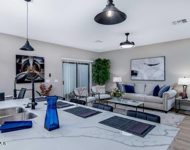 3804 E Monterey Way - Photo Thumbnail 3