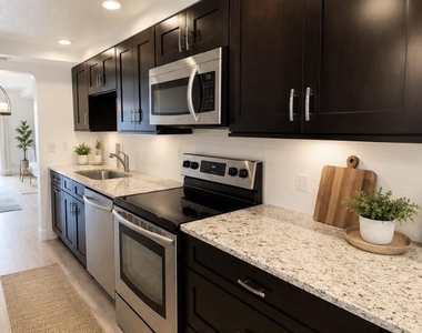 500 Palm Springs Boulevard - Photo Thumbnail 8