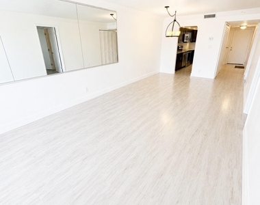 500 Palm Springs Boulevard - Photo Thumbnail 13