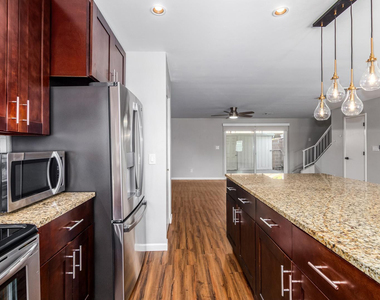4508 N 15th Avenue - Photo Thumbnail 8