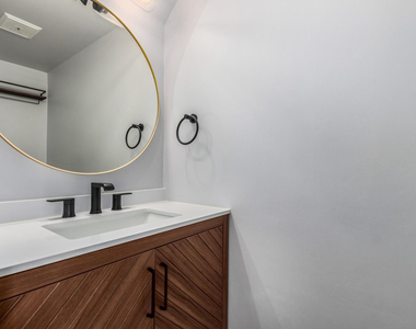 4508 N 15th Avenue - Photo Thumbnail 19