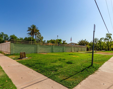 4508 N 15th Avenue - Photo Thumbnail 5