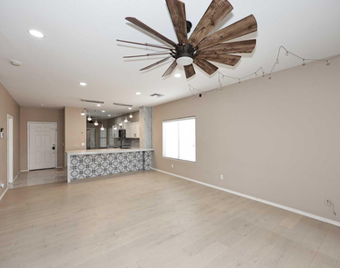 36950 W Mondragone Lane - Photo Thumbnail 16
