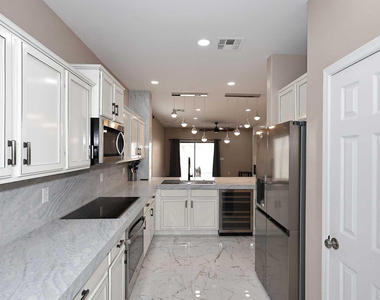 36950 W Mondragone Lane - Photo Thumbnail 23