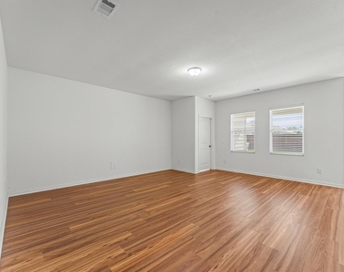 10132 Pappas Drive - Photo Thumbnail 4