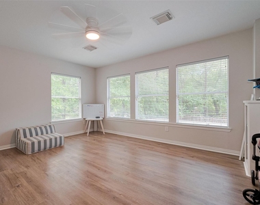 66 Marquise Oaks Place - Photo Thumbnail 32