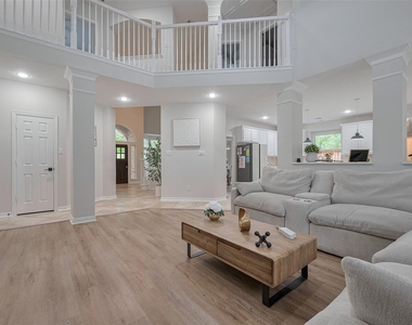 66 Marquise Oaks Place - Photo Thumbnail 4