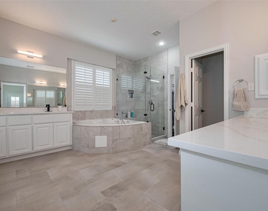 66 Marquise Oaks Place - Photo Thumbnail 18