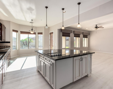 4296 N 154th - Photo Thumbnail 10