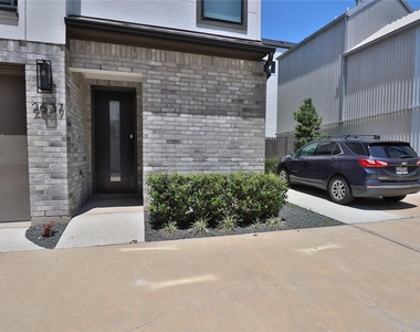 2637 Jackson Street - Photo Thumbnail 2