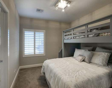 3935 E Rough Rider Road - Photo Thumbnail 15