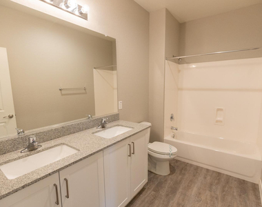 2950 N 38th Street - Photo Thumbnail 14
