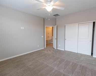 2950 N 38th Street - Photo Thumbnail 12