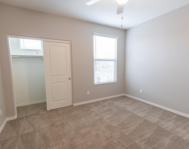 2950 N 38th Street - Photo Thumbnail 13