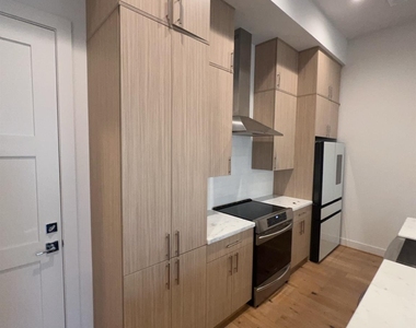 2414 Gray Street - Photo Thumbnail 2