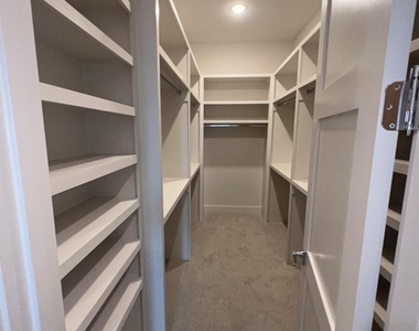 2414 Gray Street - Photo Thumbnail 7
