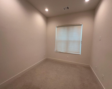 2414 Gray Street - Photo Thumbnail 6