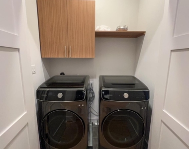 2414 Gray Street - Photo Thumbnail 12