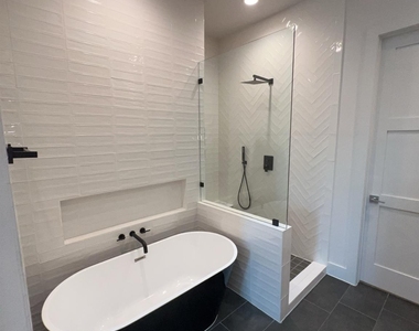 2414 Gray Street - Photo Thumbnail 10