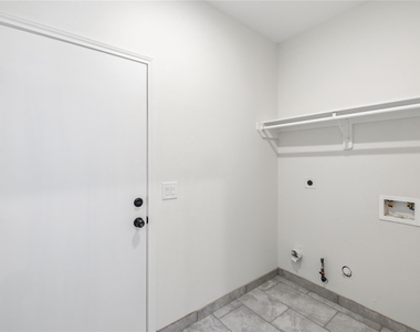 6138 Brookfield Drive - Photo Thumbnail 19
