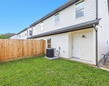 6138 Brookfield Drive - Photo Thumbnail 22