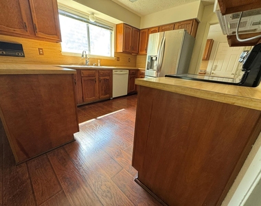 5614 Country Green Street - Photo Thumbnail 12