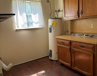 5614 Country Green Street - Photo Thumbnail 15