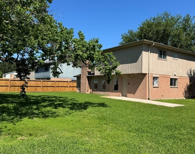 5614 Country Green Street - Photo Thumbnail 32
