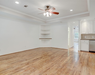 6341 Mercer Street - Photo Thumbnail 8
