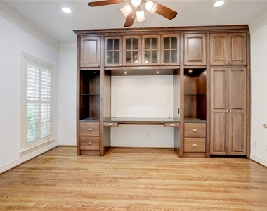 6341 Mercer Street - Photo Thumbnail 3