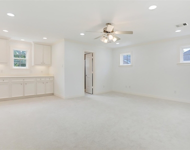 6341 Mercer Street - Photo Thumbnail 10