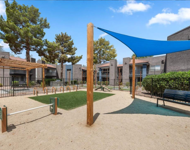 5959 W Greenway Road - Photo Thumbnail 13