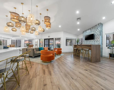 5959 W Greenway Road - Photo Thumbnail 11